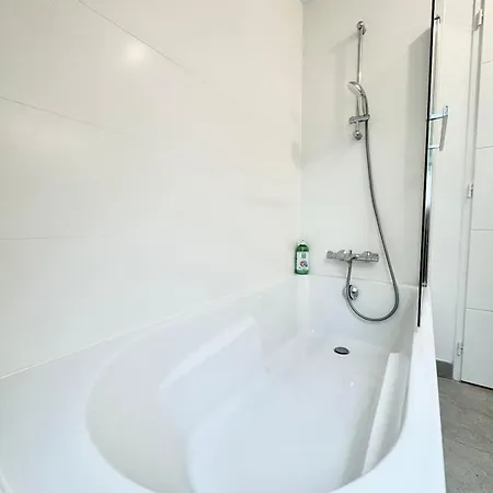 Holiday home Maison Neuve Contemporaine - 10min Des Plages *