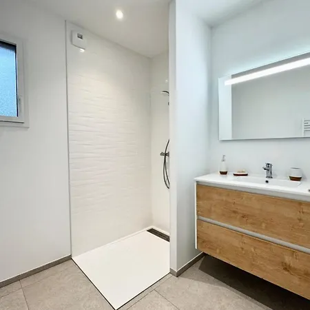 Maison Neuve Contemporaine - 10min Des Plages Holiday home